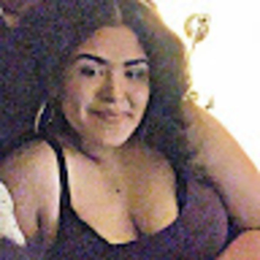 Meet your Posher, Yesenia